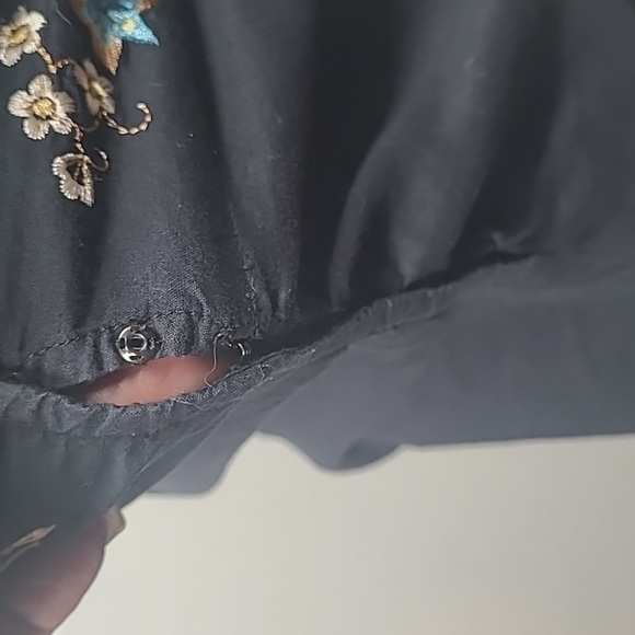 BCBG Women's Top - Picture 6 of 9